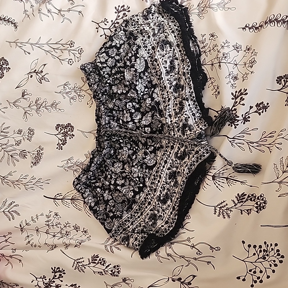Large Mudd Black and White Floral Shorts